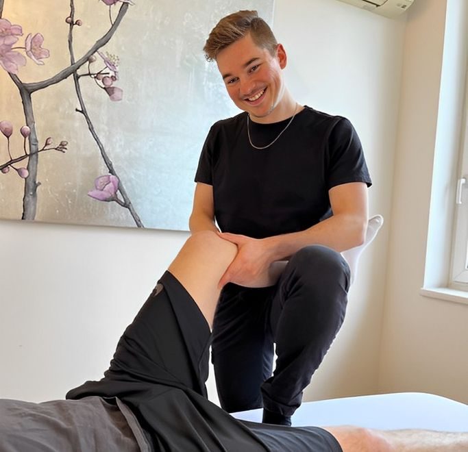 Physiotherapie und Sportphysiotherapie in 1030 Wien. Mit meinem ganzheitlichen Konzept unterstütze ich dich nach Verletzungen und Operationen