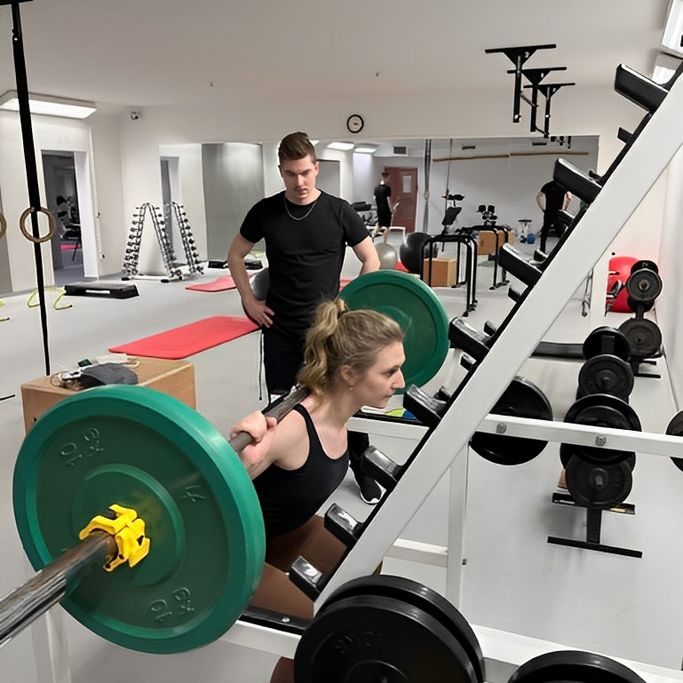 Physiotherapie und Sportphysiotherapie in 1030 Wien. Mit meinem ganzheitlichen Konzept unterstütze ich dich nach Verletzungen und Operation.